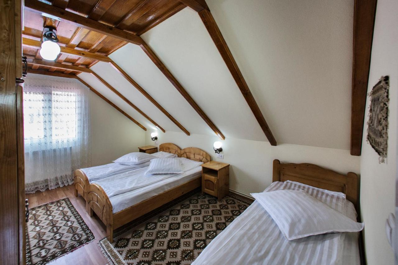 Pensiunea Cretuca Botiza Zimmer foto
