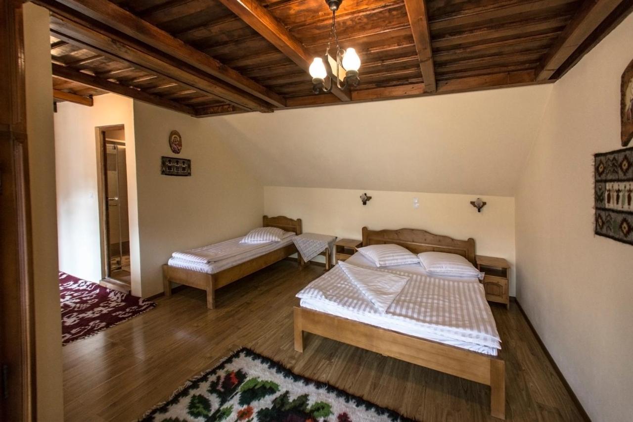 Pensiunea Cretuca Botiza Zimmer foto