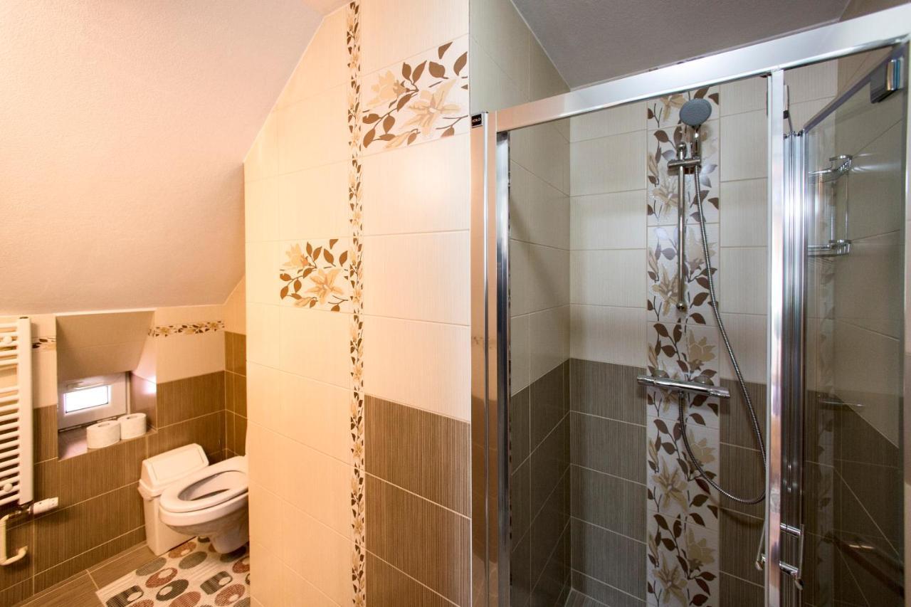 Pensiunea Cretuca Botiza Zimmer foto