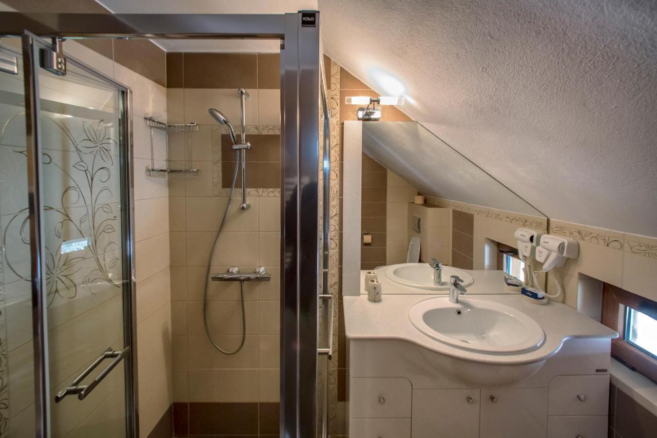 Pensiunea Cretuca Botiza Zimmer foto